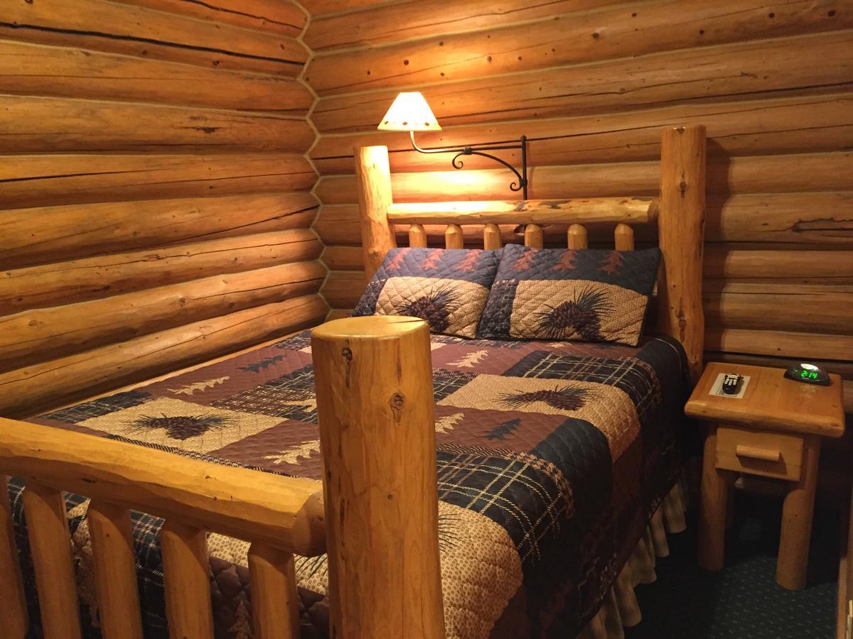 Somers Bay Log Cabin Lodging Exterior foto